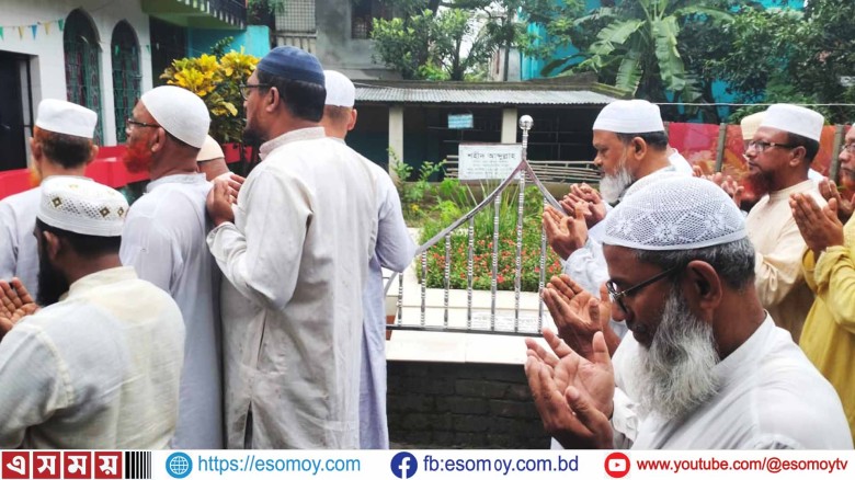 বেনাপোলে শহীদ আব্দুল্লাহর কবর জিয়ারত করলেন জামায়াত নেতা মাওল