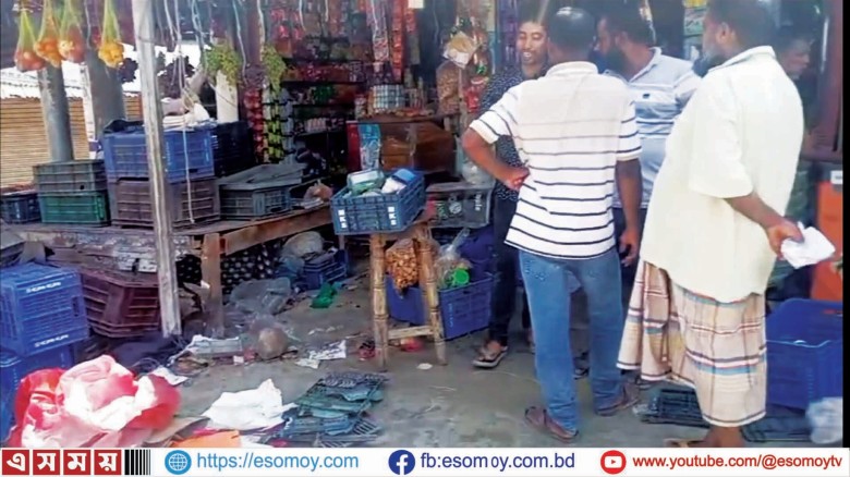 রাণীশংকৈলে ড্রাইভিং শিখতে গিয়ে দোকান ভাঙচুর; আহত-৪।
