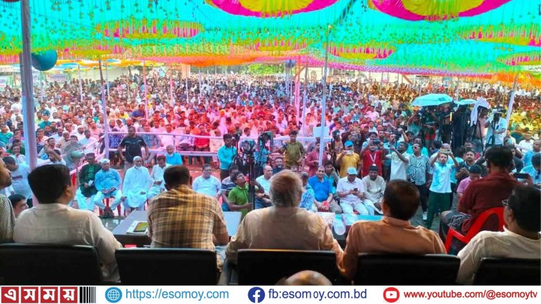 কুড়িগ্রামে ১০ শহীদ পরিবারকে অনুদান দিলেন তারেক রহমান।