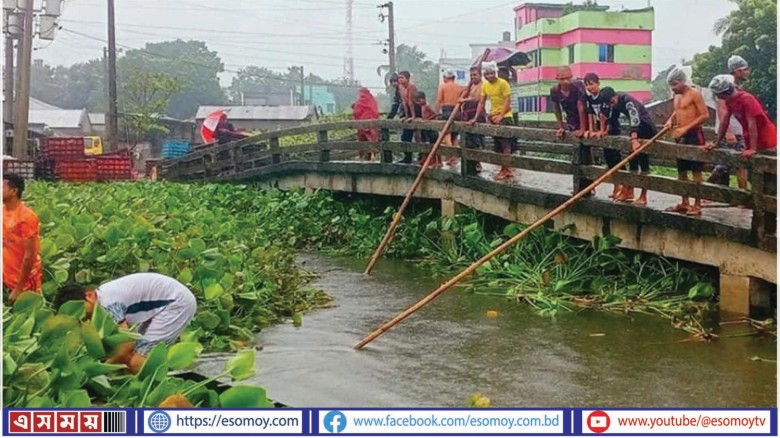 যশোরের কেশবপুরে হরিহর নদী পরিষ্কারে কেশবপুরে স্বেচ্ছাসেবী উদ