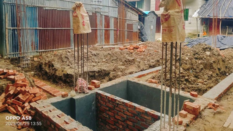 আদালতে নিষেধাজ্ঞা অমান্য করে পটিয়ার কাশিয়াইশে প্রতিবন্ধির জায়গায় ভবন নির্মাণ।...