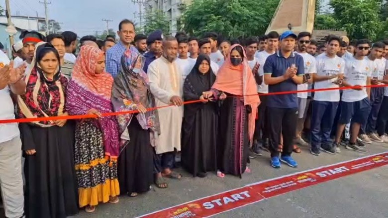 জয়পুরহাটে পাঁচ কিলোমিটার দীর্ঘট প্রতীকী ম্যারাথন প্রতিযোগিতা