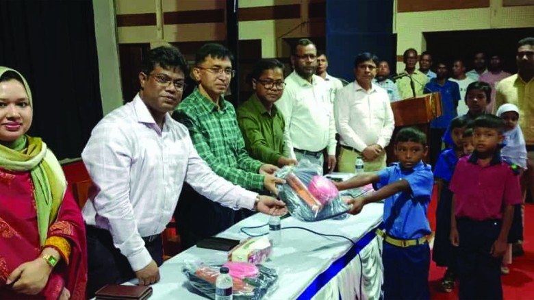 নীলফামারীতে চার’শ শিক্ষার্থী পেলো স্কুল ব্যাগ, পানির পাত্র ও টিফিন বক্স।...
