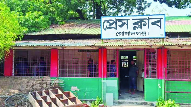 গোপালগঞ্জে প্রেসক্লাব ও সময় টিভি-দেশ টিভির অফিসে চুরি!...