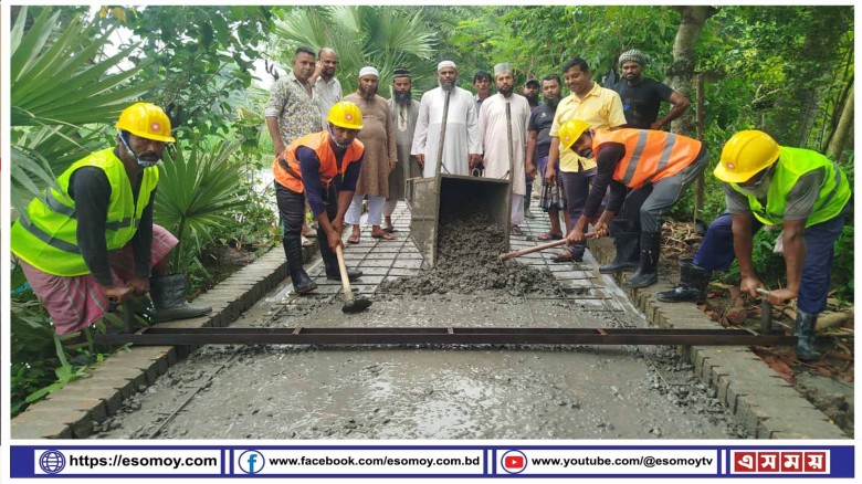 সাতক্ষীরা রইচপুরে আরসিসি রাস্তা নির্মাণ কাজের উদ্বোধন।