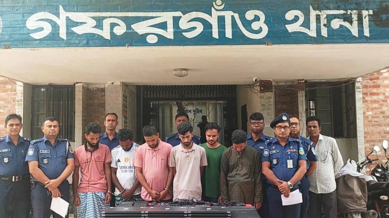 গফরগাঁওয়ে বিদ্যালয়ের ল্যাপটপ চুরির ঘটনায় জাসাস নেতাসহ গ্রেফত