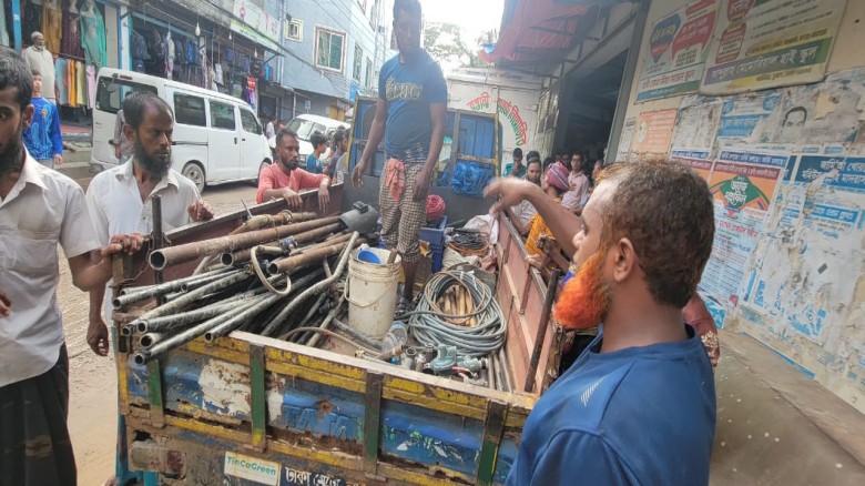 তিতাস গ্যাসের সাঁড়াশি অভিযান: অবৈধ সংযোগ উচ্ছেদ ও কোটি টাকার