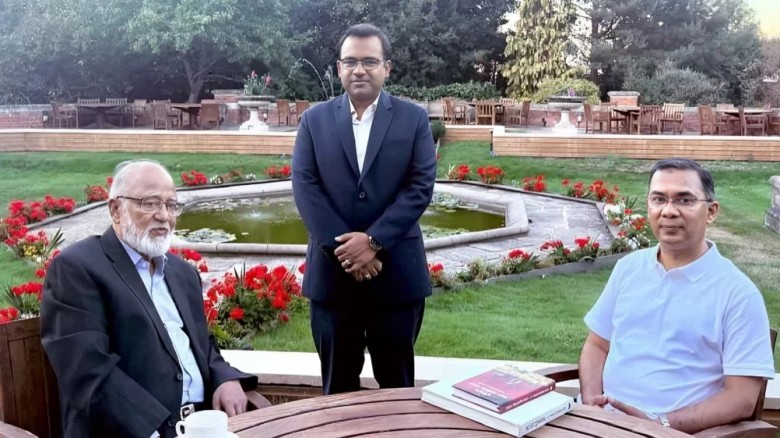 তারেক রহমানের সঙ্গে লন্ডনে খন্দকার মোশাররফ'র সাক্ষাৎ