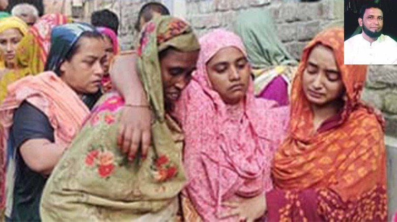 বেনাপোলে কসাই'র গলা কাটা লাশ উদ্ধার।