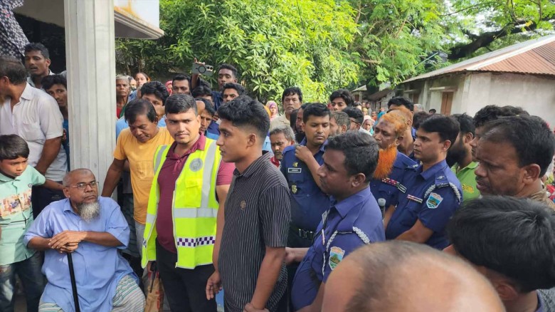 ‎ঈশ্বরদীতে গৃহবধূর রহস্যজনক মৃত্যু, স্বামী আটক।