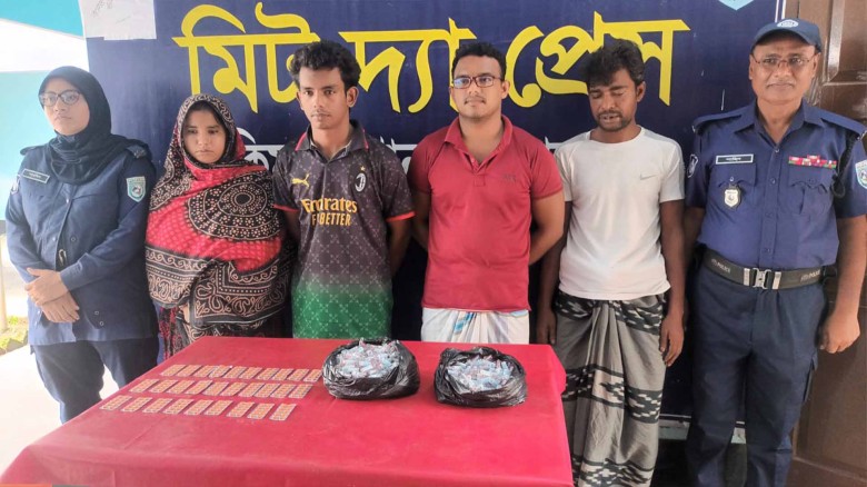 হিলিতে ৫৮০ পিস এ্যাম্পোল ও ৩১০ পিস নেশাজাতীয় ট্যাবলেটসহ ৪ জন