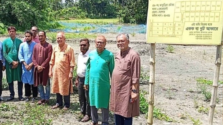 যশোরে মুক্তেশ্বরী নদী ভরাট করে প্লট বিক্রি।