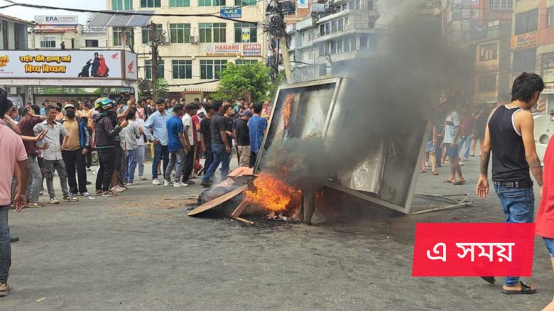 নেপালে থাকা বাংলাদেশিদের বাইরে বের না হওয়ার কথা বলা হয়েছে