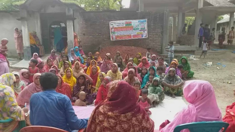 পাঁচবিবিতে বিএনপির লিফলেট বিতরণ ও উঠান বৈঠক অনুষ্ঠিত।