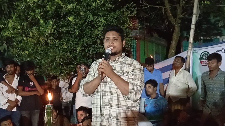 আমাদের হাতে একটি নতুন সংবিধান দিতে হবে: এনসিপি নেতা হাসনাত আ