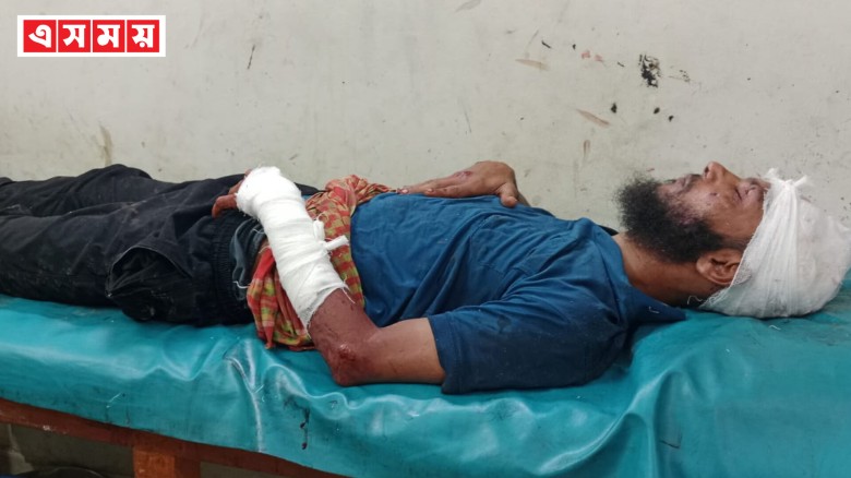 ঘিওরে সিএনজি প্রাইভেট কার মুখোমুখি সংঘর্ষে  আহত ৫ জন।