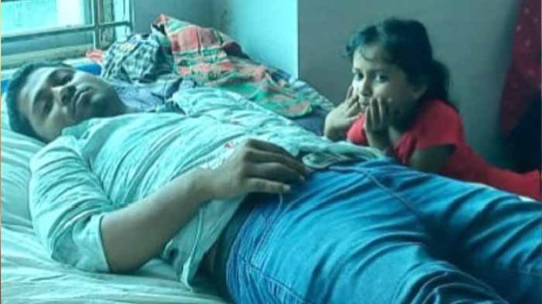 পাঁচবিবিতে কম্পিউটার ল্যাব অপারেটরের উপর ইউপি মেম্বার শফিকুল