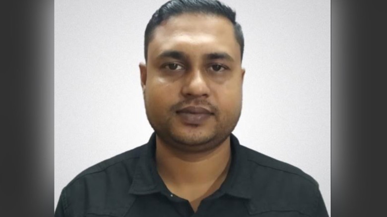 চিলমারীতে ভাতা কার্ডের নামে প্রতারণা, অফিসের মোটরসাইকেল নিয়ে