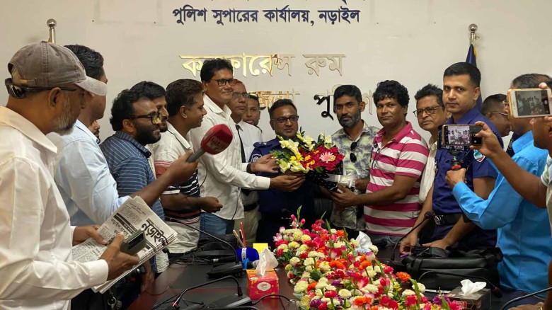 নড়াইল পুলিশ সুপারের সাংবাদিকদের সাথে মতবিনিময় সভা অনুষ্ঠিত...