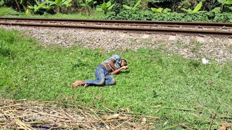 নরসিংদীতে রেললাইনের পাশ থেকে অজ্ঞাত কিশোরের মরদেহ উদ্ধার