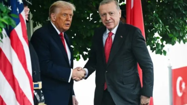 খুব শিগগিরই গাজায় যুদ্ধ বন্ধের চুক্তিঃ ট্রাম্প।...