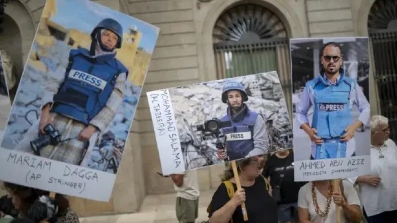 ইসরায়েলের কাছে জবাব চাইল এপি ও রয়টার্স