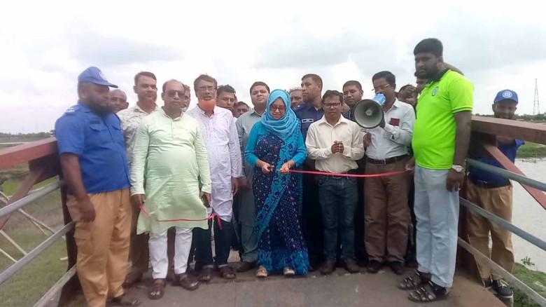 ঘটিয়ে বটিয়াঘাটা বিরাট খেয়াঘাটের সংস্কার কাজের শুভ উদ্বোধন।