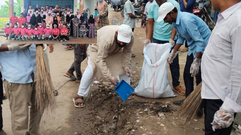 রাণীশংকৈলে বিএনপি ও শিক্ষার্থীদের যৌথ আয়োজনে পরিস্কার পরিছন্নতা অভিযান।...