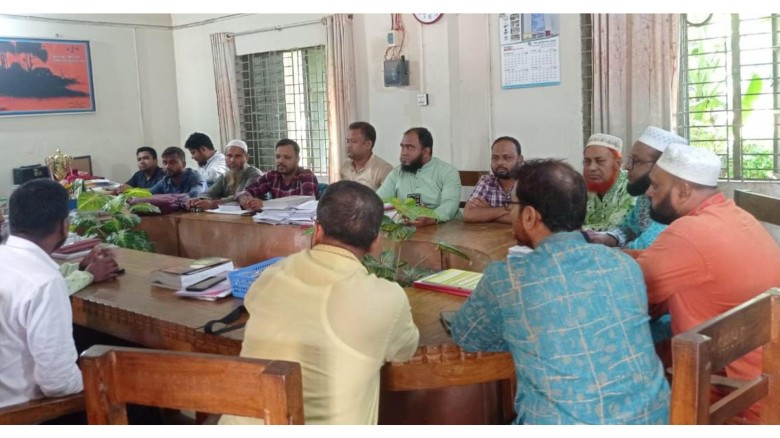 গাজীপুরে শিক্ষক-কর্মচারীদের কর্মবিরতি