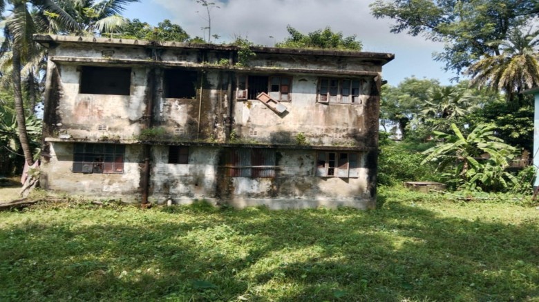 বুড়িচং সরকারি মৎস্য হ্যাচারী যেন ভূতুড়ে বাড়ি