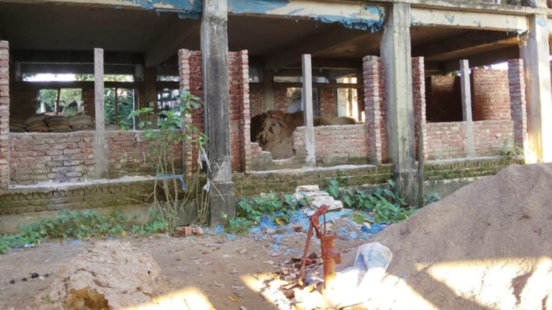 সুনামগঞ্জের শাল্লায় একটি স্কুল ভবন নির্মাণে নিম্নমনের সামগ্র