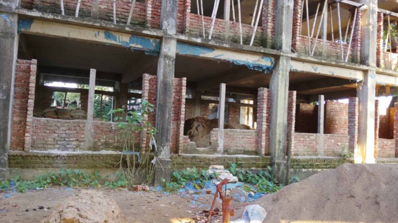 সুনামগঞ্জের শাল্লায় স্কুল ভবন নির্মাণে নিম্নমনের সামগ্রী ব্য