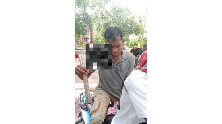 লোহাগড়ায় ধানমাড়াই কে কেন্দ্র করে সংঘর্ষ,টেঁটাবিদ্ধসহ আহত ৭...