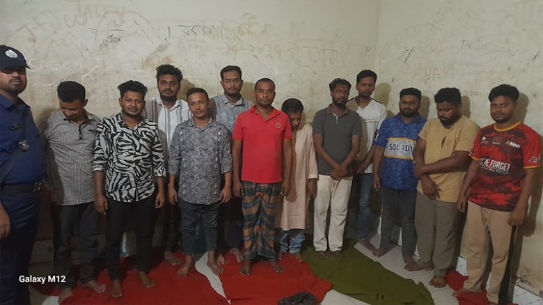 কুমিল্লায় ‘জয় বাংলা’স্লোগানে ঝটিকা মিছিল, গ্রেপ্তার ১২ জন