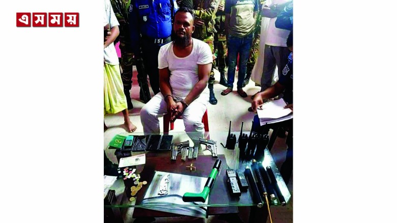 গাজীপুরের শ্রীপুর বরমীতে গতরাতে অস্ত্রসহ আটক এনামুল হক।