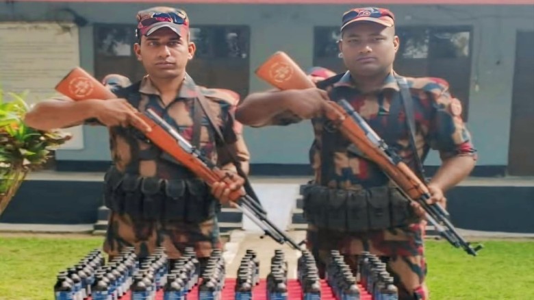 কুড়িগ্রাম সীমান্তে বিজিবি’র অভিযানে ভারতীয় ফেন্সিডিল ও গাঁজা