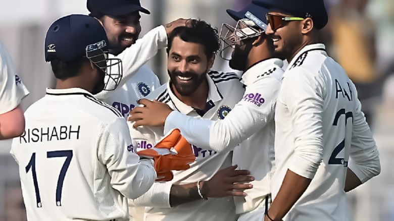 জাদেজার ঘূর্ণিতে ভারতের নিয়ন্ত্রণে কলকাতা টেস্ট...