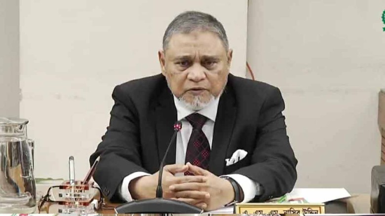 নির্বাচন সফলে আইন-শৃঙ্খলা বাহিনীর চেয়েও রাজনৈতিক দলগুলোর ভূমিকা বড়: সিইসি...